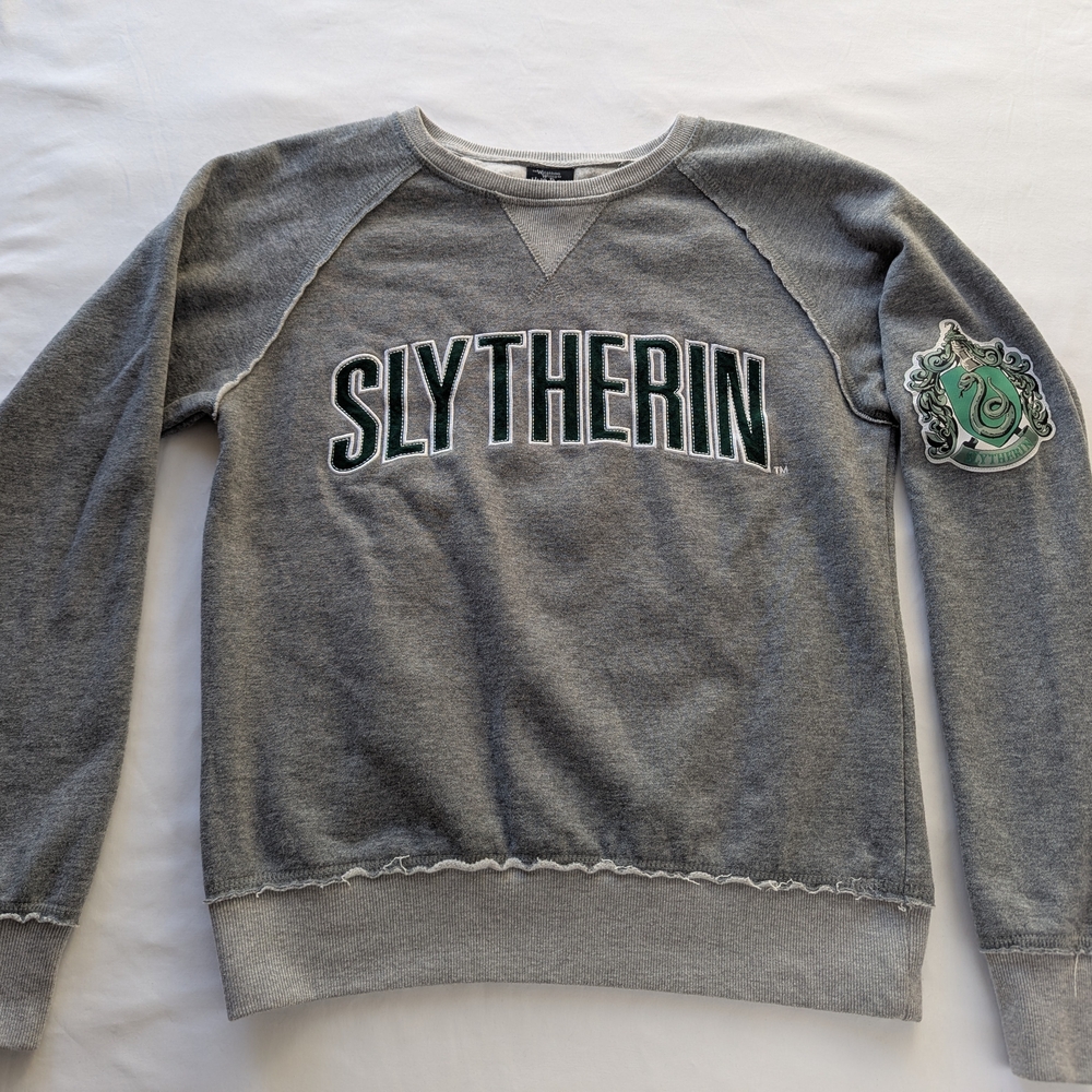Warner Bros Slytherin Gray Women's Sweater Harry Potter